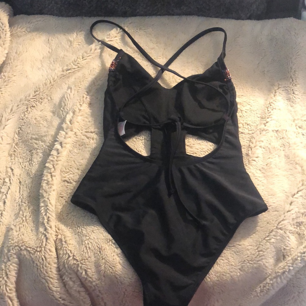 🔹4 for $30 NWOT Xhilaration Black Cut Out One Piece, size XS - Picture 4 of 6